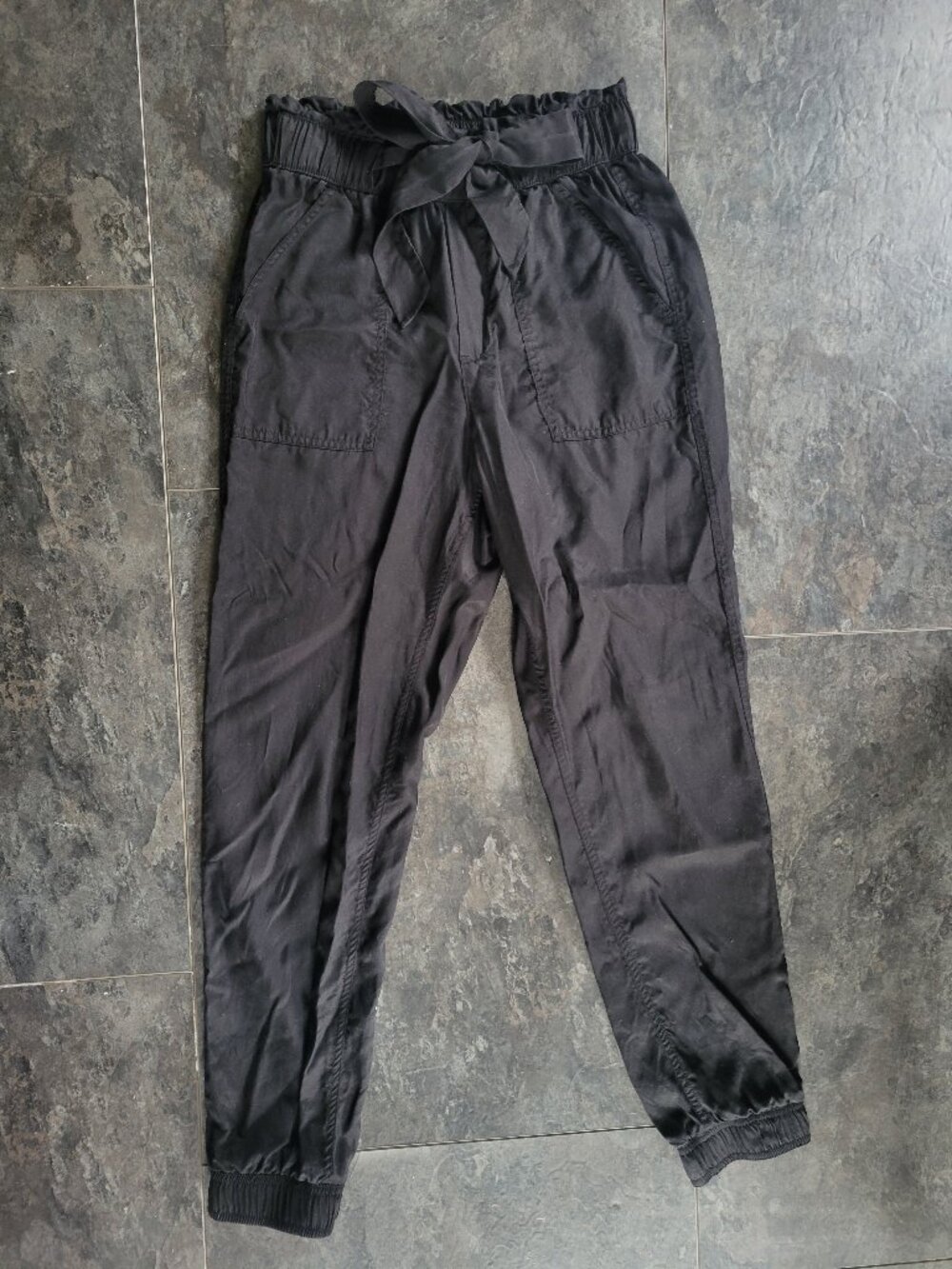 Highwaisted Black Cargo Pants